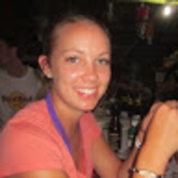 Meet your Posher, Carolyn - Picture 1 of 1